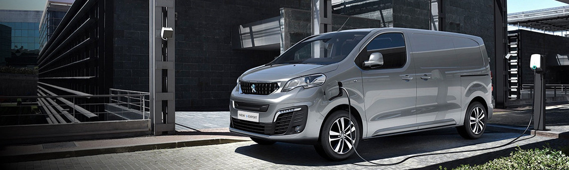 PEUGEOT celebrates double win at 2021 Van Fleet World Great British Fleet Awards